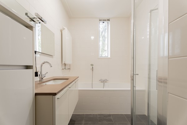 Medium property photo - Oostelijke Handelskade 16, 1019 BM Amsterdam